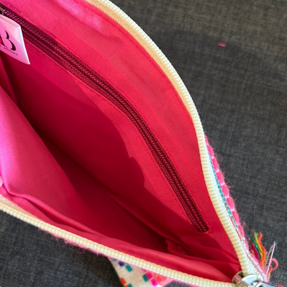 America & Beyond Zipper Pouch (NWT) - Picture 5 of 7